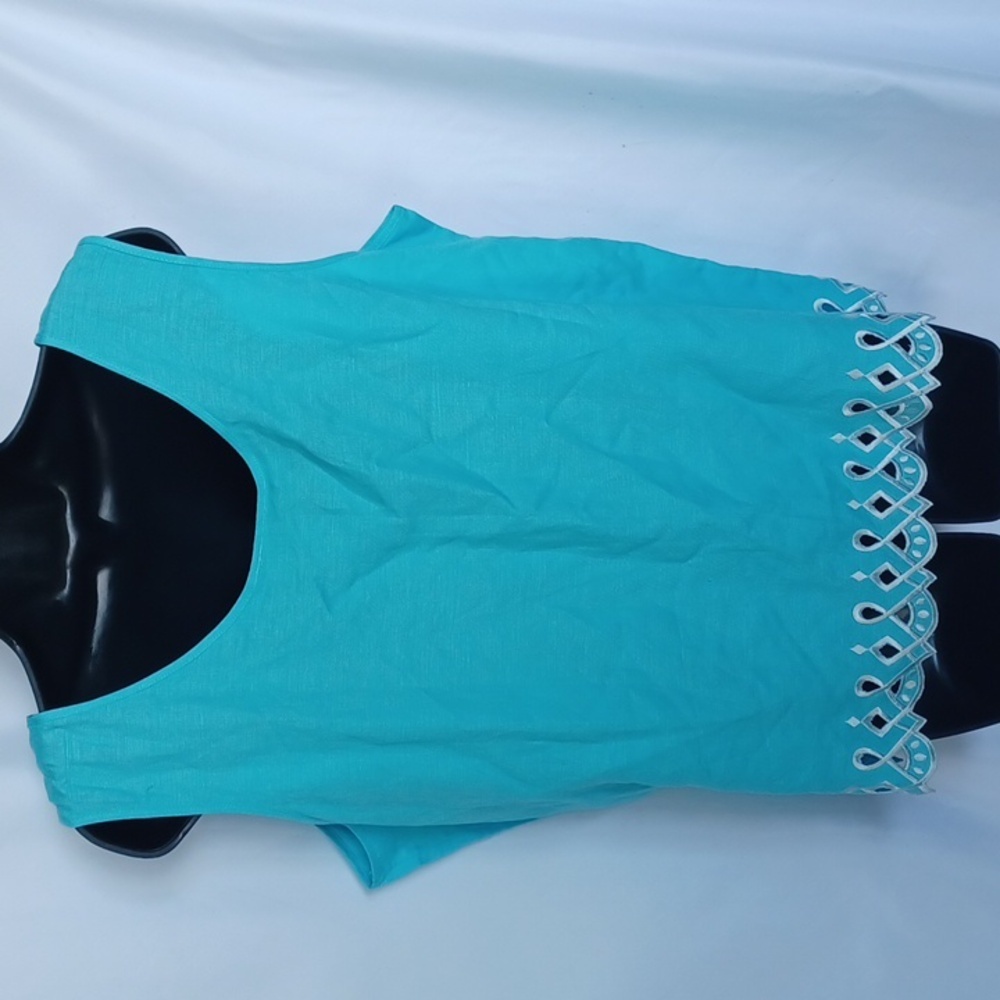 Bob Mackie Aqua Scoop Neck Tank with Eyelet Hem - Picture 4 of 6